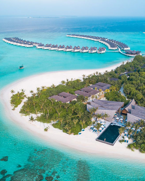 Moevenpick Resort Kuredhivaru - 5 star luxury hotels